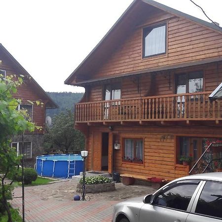 U Romana Yaremche Exterior foto
