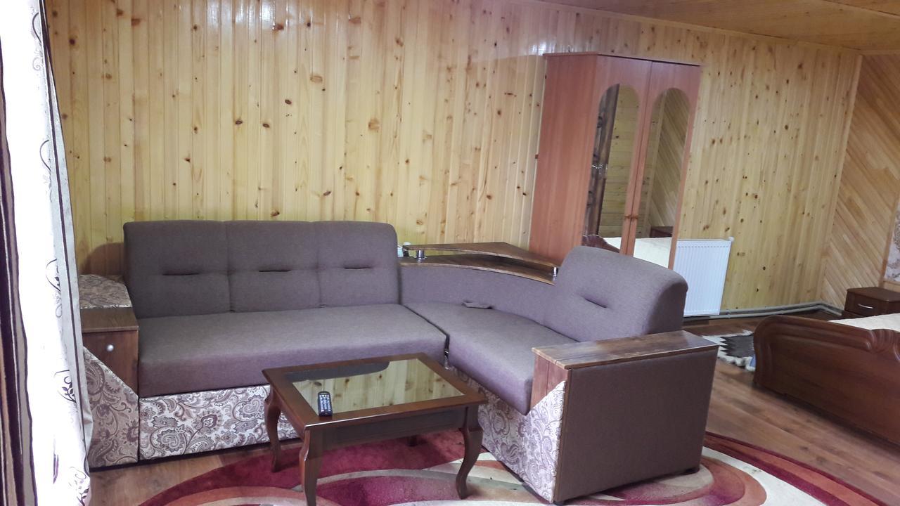 U Romana Yaremche Exterior foto