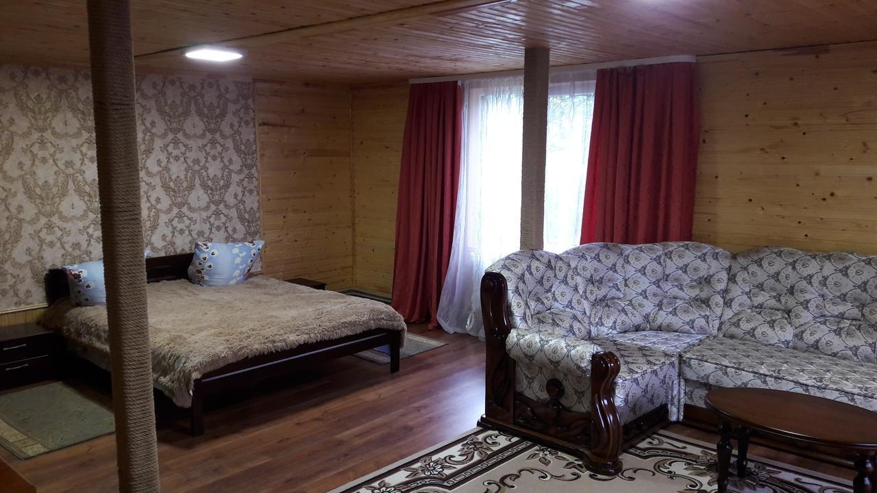 U Romana Yaremche Exterior foto