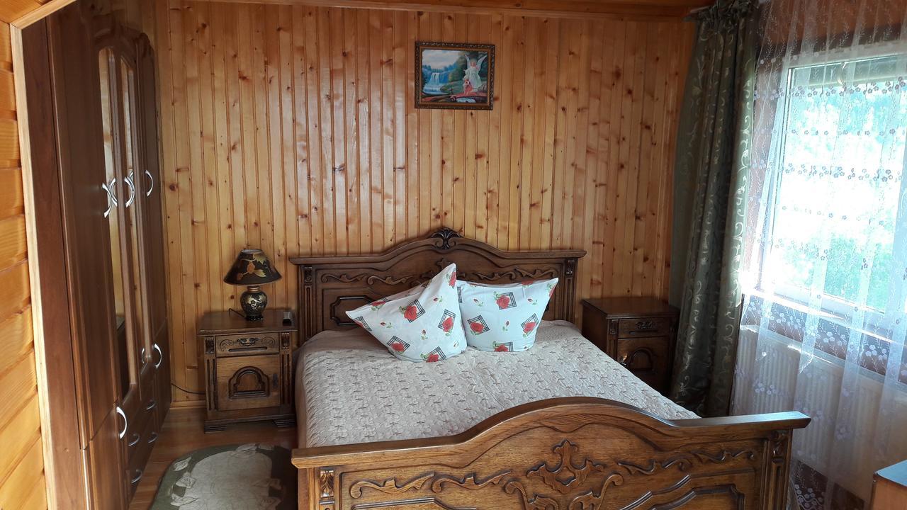U Romana Yaremche Exterior foto