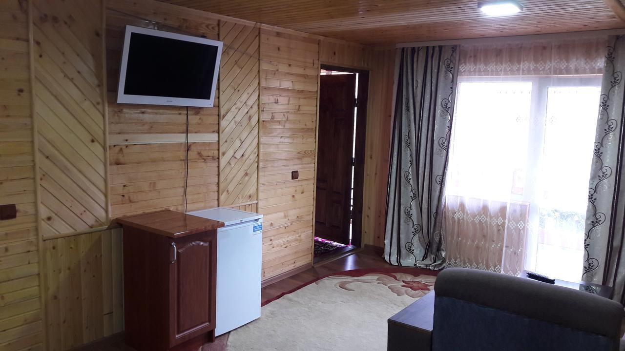 U Romana Yaremche Exterior foto