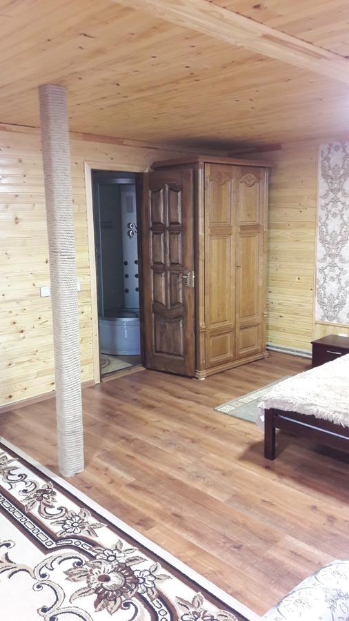 U Romana Yaremche Exterior foto