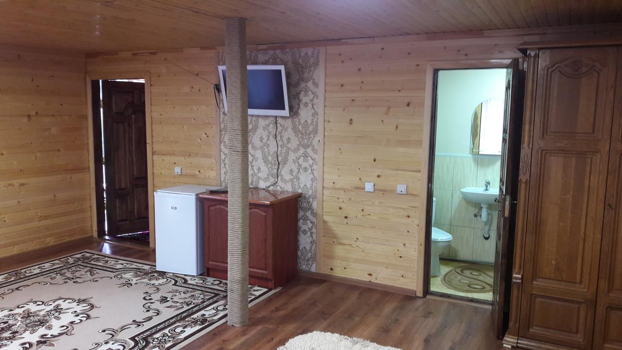U Romana Yaremche Exterior foto