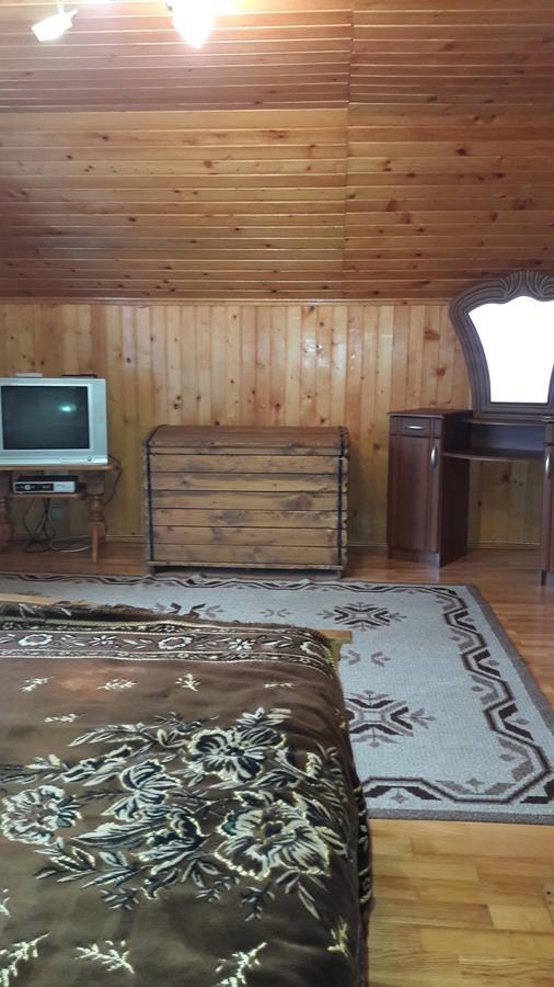 U Romana Yaremche Exterior foto