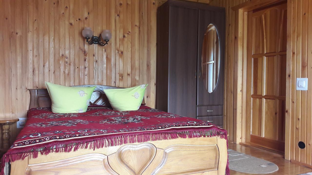 U Romana Yaremche Exterior foto